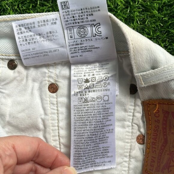 COPY - LEVIS 501 Cut Off Denim Shorts size 28 - Picture 7 of 8